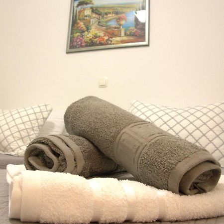 Apartment Misic Trogir Bagian luar foto