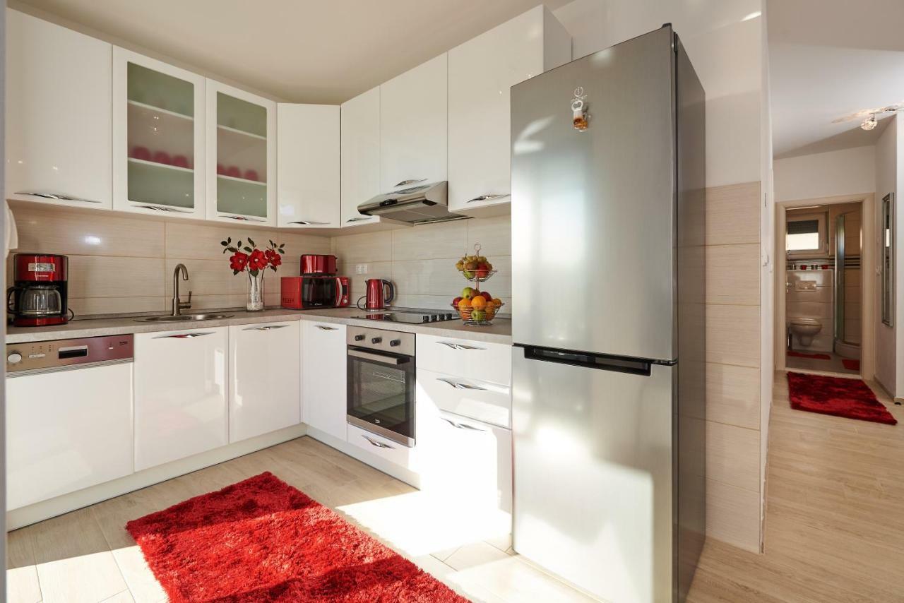 Apartment Misic Trogir Bagian luar foto