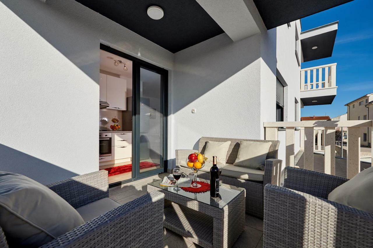 Apartment Misic Trogir Bagian luar foto